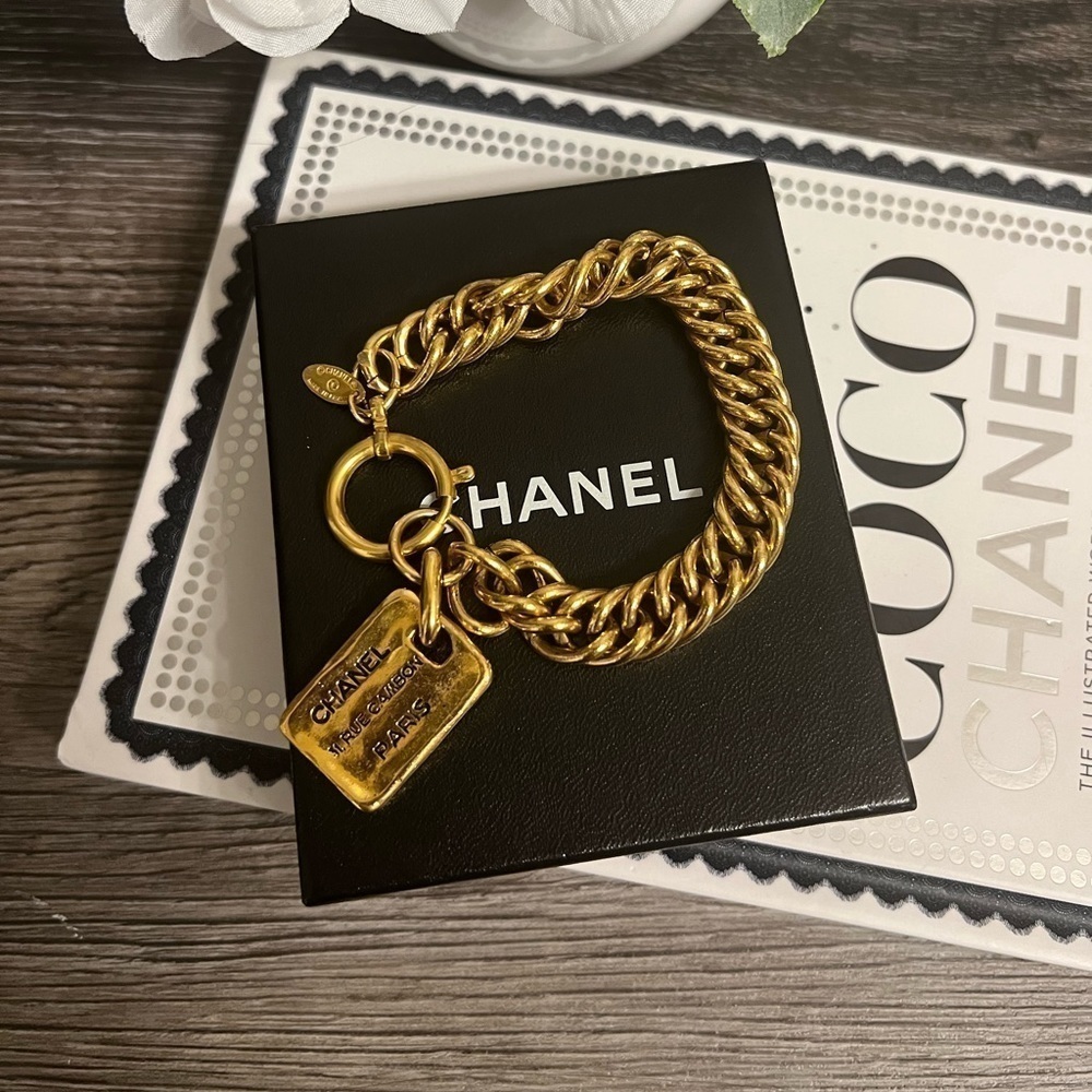 Vintage 31 Rue Cambon Paris Link Charm Bracelet